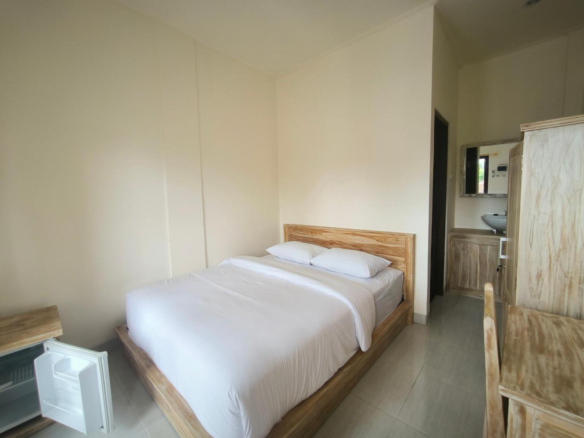 Ken Ken Guest House Семиняк Екстериор снимка