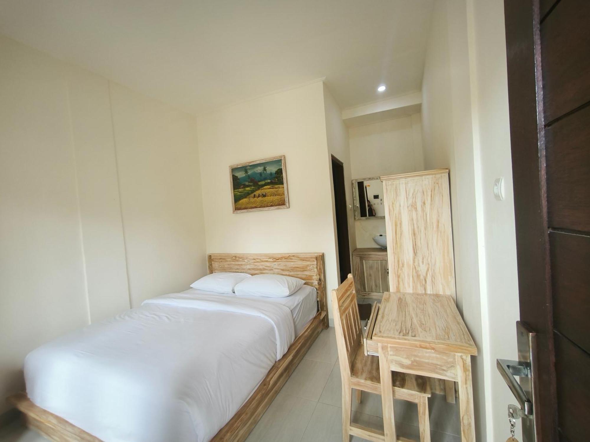 Ken Ken Guest House Семиняк Екстериор снимка