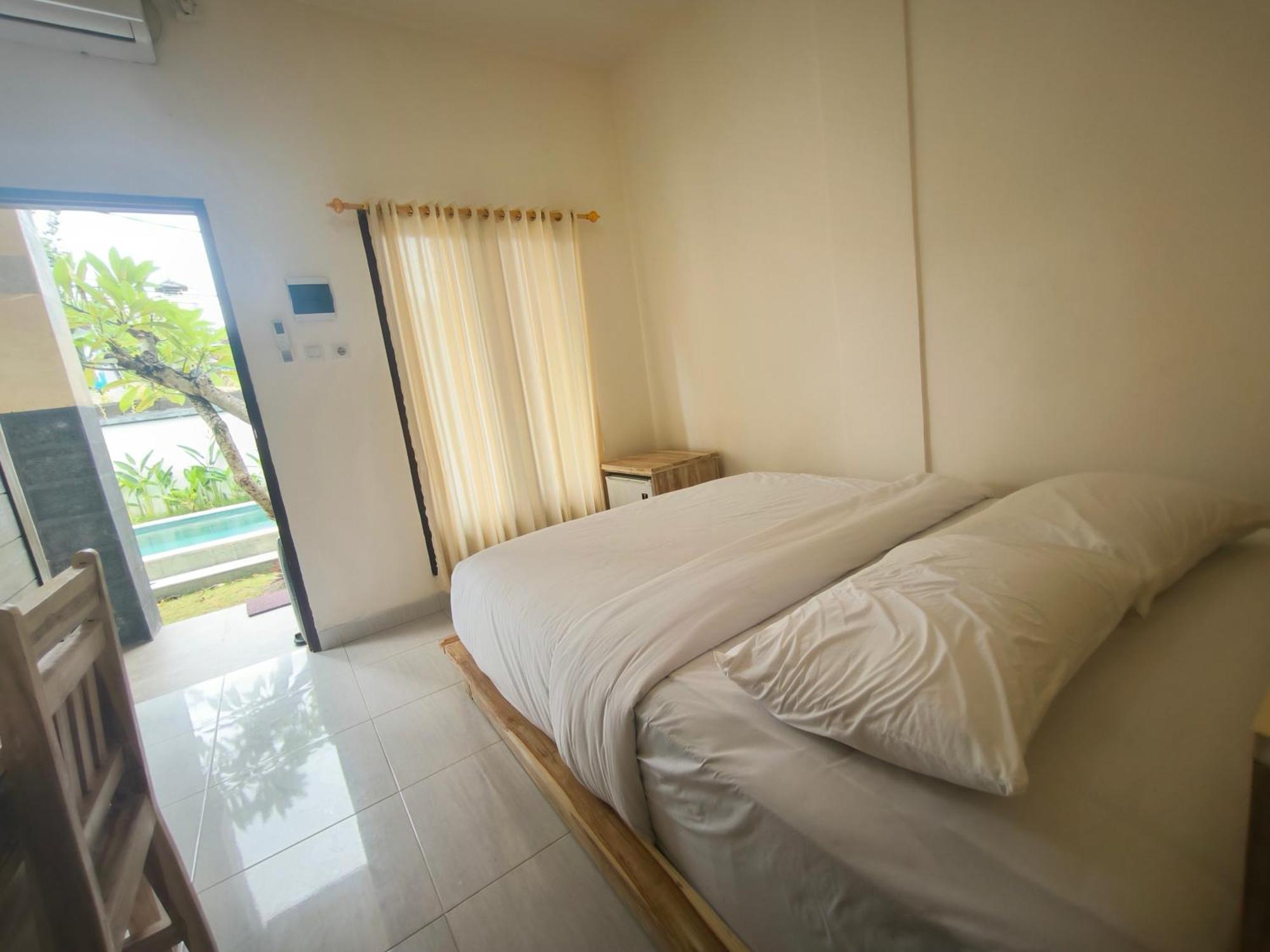 Ken Ken Guest House Семиняк Екстериор снимка