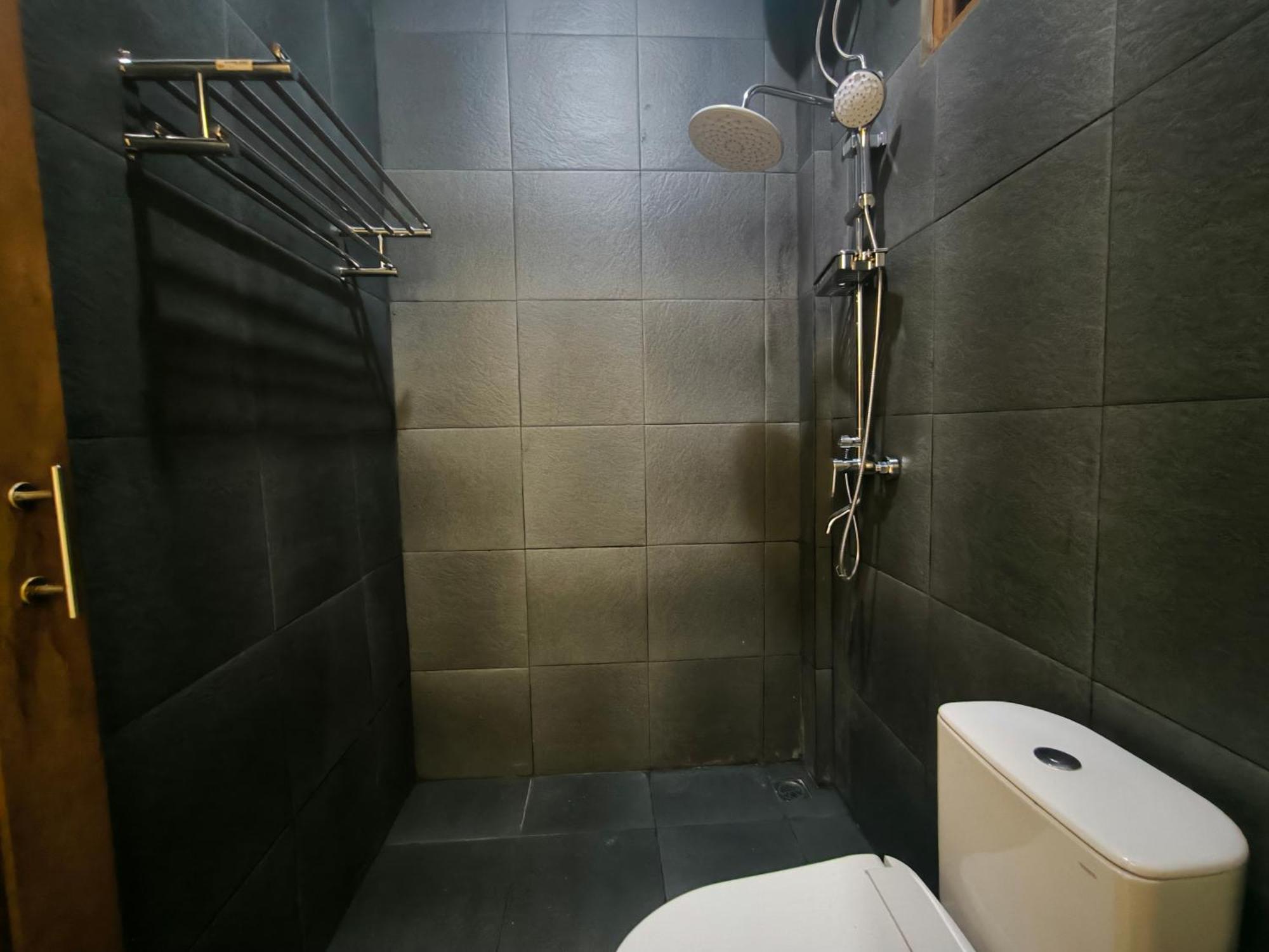 Ken Ken Guest House Семиняк Екстериор снимка
