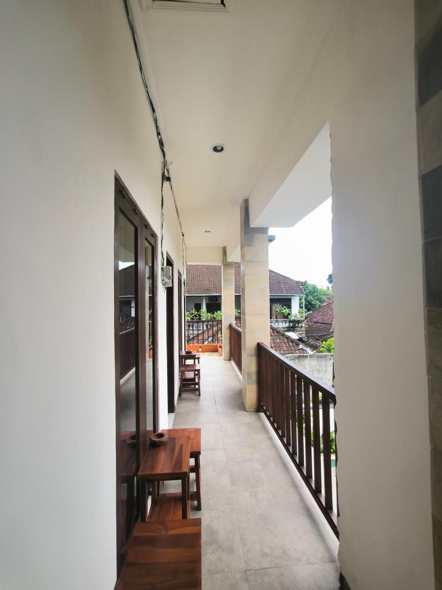 Ken Ken Guest House Семиняк Екстериор снимка