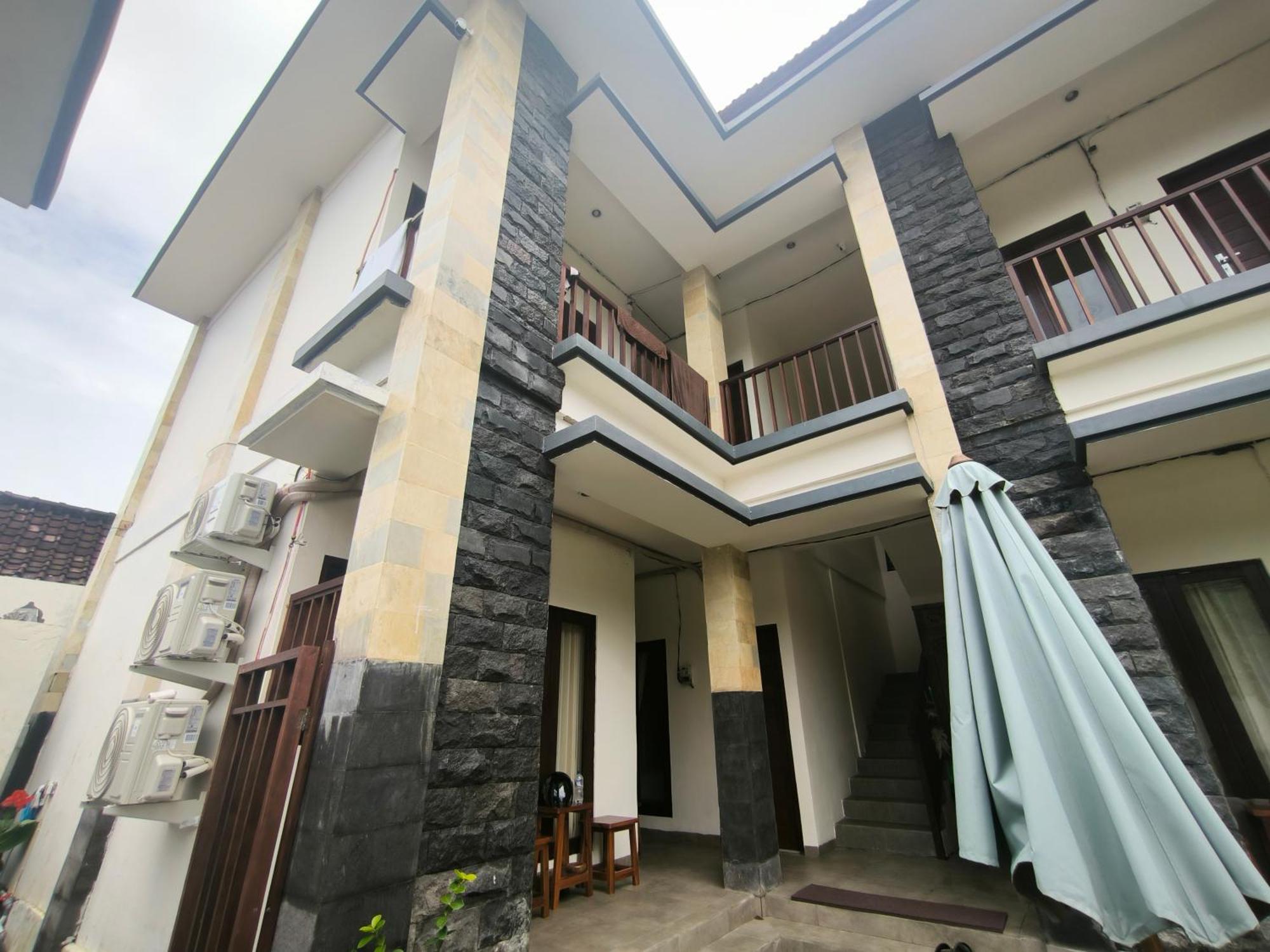 Ken Ken Guest House Семиняк Екстериор снимка